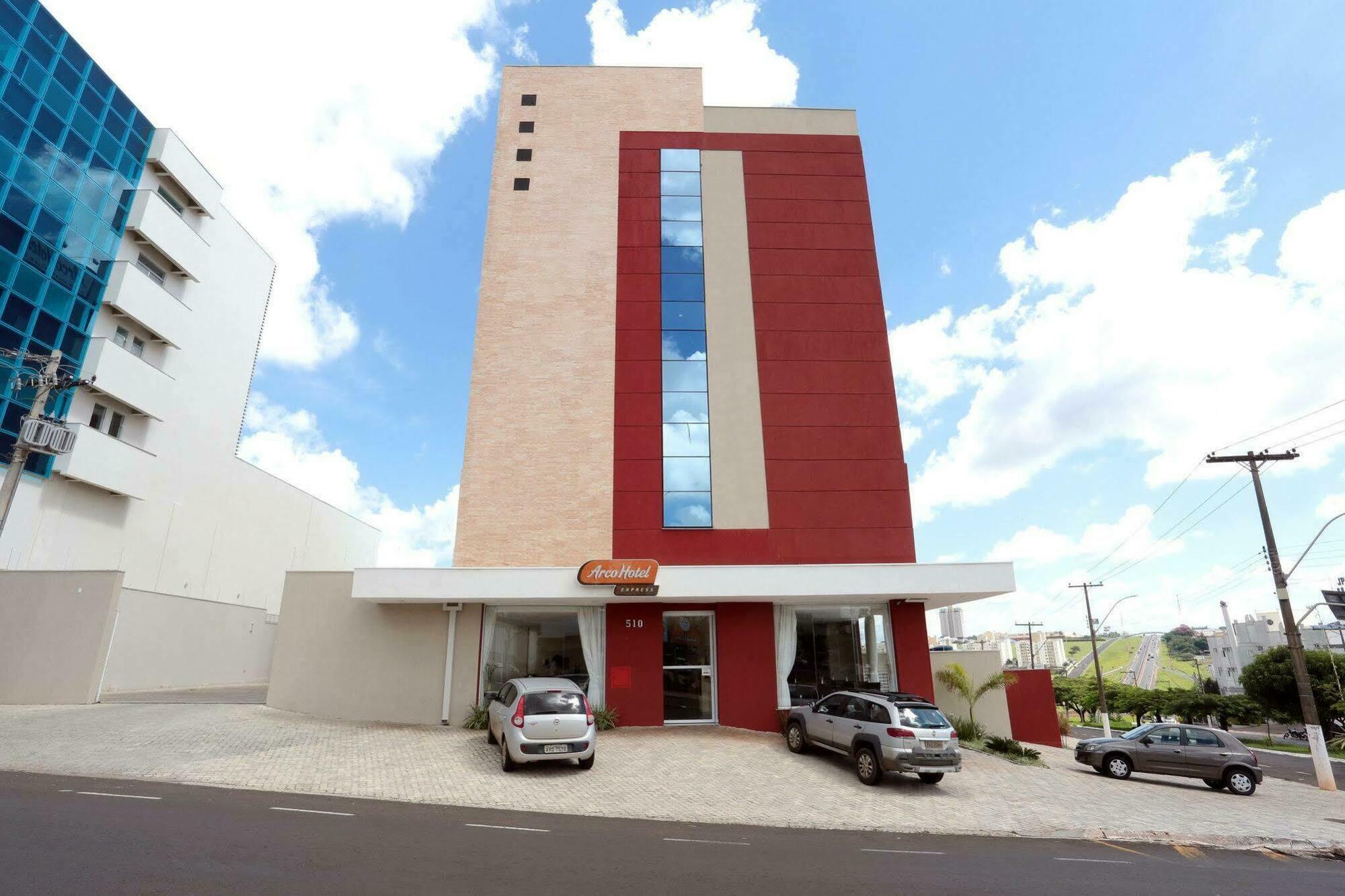 Golden Tower Express Franca By Fenix Hoteis Ngoại thất bức ảnh